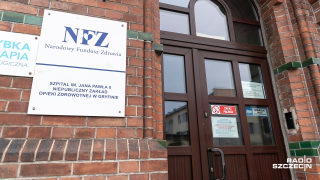 Uwaga pacjenci, zmiany w szpitalu w Gryfinie. Placówka musiała utworzyć dodatkowe miejsca dla chorych na Covid-19, dlatego inaczej będą pracować poradnie.