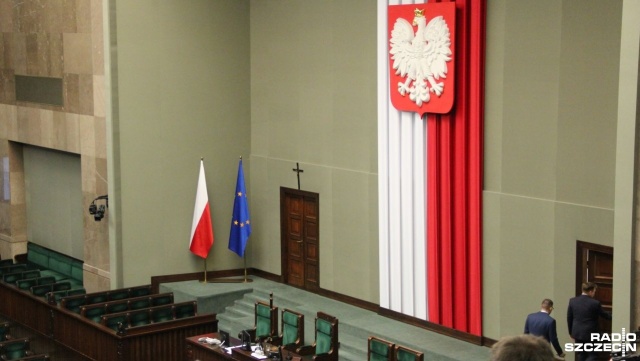 Wśród zapisów projektu jest też zakaz dla tzw. parad równości. Pełnomocnik komitetu inicjatywy ustawodawczej Krzysztof Kasprzak poinformował Polską Agencję Prasową, że w poniedziałek zostanie złożony w Sejmie obywatelski projekt Stop LGBT.