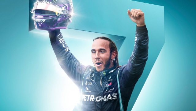 Brytyjczyk Lewis Hamilton zdobył siódmy w karierze tytuł mistrza świata Formuły 1. Kierowca Mercedesa przypieczętował triumf w tym sezonie zwycięstwem w niedzielnym wyścigu o Grand Prix Turcji w Stambule.