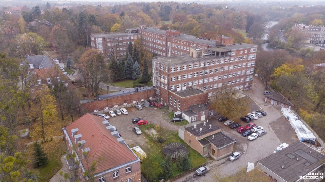 Już działa punkt do pobierania wymazów do testu na koronawirusa przy Szpitalu Wojskowym w Szczecinie.