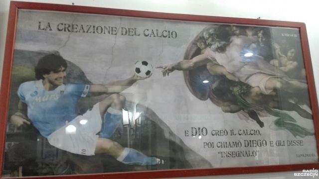 - Nie mogę ci sprzedać biletu na mecz. - Juve merda sempre - Ooo, teraz mogę. Proszę bardzo