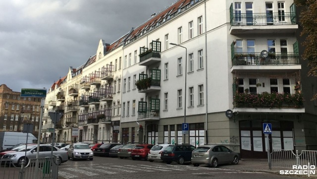 Nowe rondo, mini park, nowe chodniki - ale i mniej miejsc do parkowania aut. Szczeciński magistrat zapowiada remont m.in. ulicy Bolesława Śmiałego - na odcinku od Jagiellońskiej do Krzywoustego.