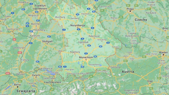 W ciągu ostatniej doby wykryto w Niemczech ponad 17,5ł tysiąca zakażeń koronawirusem. To o 6 tys. mniej niż w sobotę, choć w niedziele liczby nowych zachorowań są zwykle niższe. Sytuacja epidemiczna pogarsza się szczególnie w Bawarii, gdzie od środy obowiązywać będą zaostrzone restrykcje.