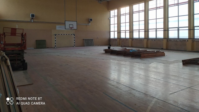 Ponad 900 tysięcy zostanie przeznaczone na modernizację dwóch sal gimnastycznych oraz przylegających do nich szatni i sanitariatów w budynku Zespołu Szkół Publicznych w Golczewie.