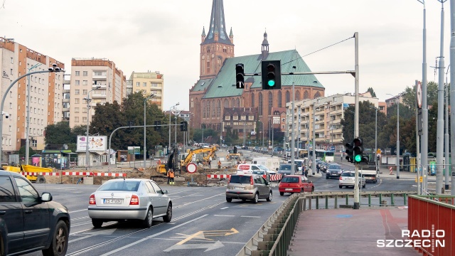 Przebudowa układu torowisk tramwajowych na dole ulicy Wyszyńskiego w Szczecinie wkracza w kolejny etap realizacji inwestycji.