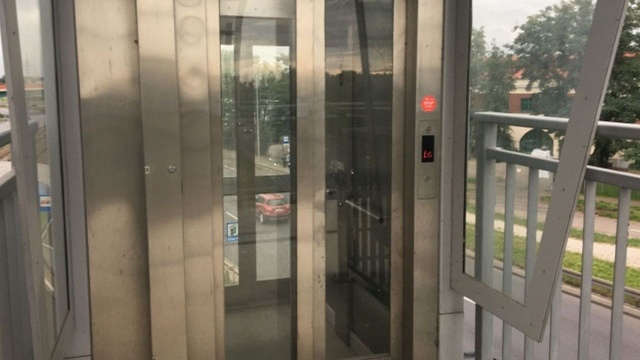 Najprawdopodobniej miasto zapłaci za naprawę źle wybudowanych wind przy parkingu ParkRide w Szczecinie.