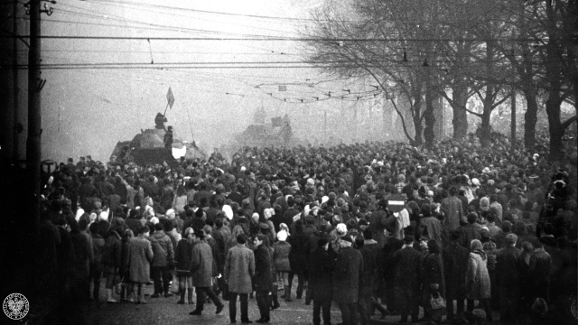 Mija 50 lat od masakry robotników w Czarny czwartek