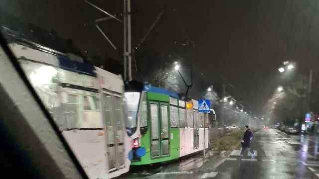 Do wypadku doszło w okolicach skrzyżowania ulicy Mickiewicza z ulicą Brzozowskiego.