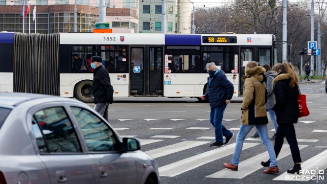 Pasażerowie szczecińskiej komunikacji miejskiej nie skorzystają w Wigilię z kas biletowych - pracownicy ZDiTM mają wolne. Tramwaje i autobusy będą natomiast kursowały normalnie.
