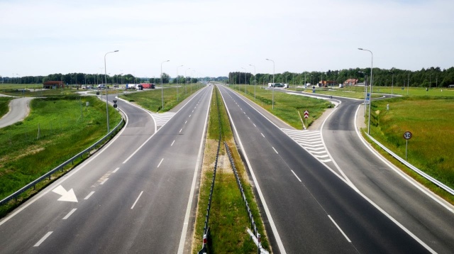 Dwie nowe stacje paliw wraz z restauracjami powstaną przy drodze ekspresowej S6. Zlokalizowane zostaną obok istniejących już Miejsc Obsługi Podróżnych.