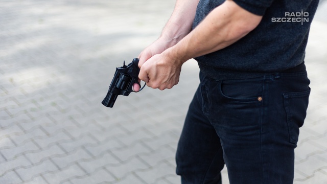 W Szwecji nie maleje liczba ofiar śmiertelnych strzelanin, do jakich dochodzi w większych miastach tego kraju. Według szwedzkiej policji, w tym roku w wyniku postrzelenia z broni palnej ginęła średnio jedna osoba tygodniowo.