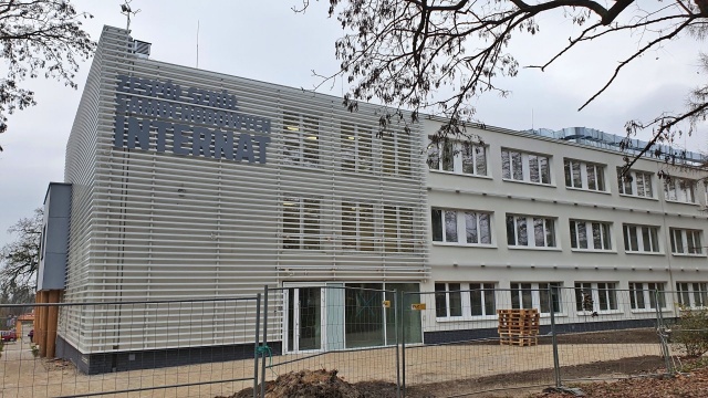 Powoli kończą się prace przy przebudowie internatu Zespołu Szkół Samochodowych w Szczecinie.