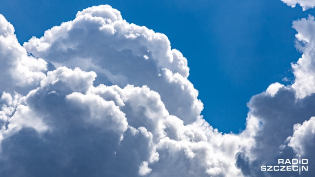 We Francji rok 2020 był najcieplejszy w historii pomiarów w tym kraju. Po raz pierwszy od 1900 roku średnia temperatura w ostatnich dwunastu miesiącach wyniosła aż 14 stopni Celsjusza - podały państwowe służby meteorologiczne.