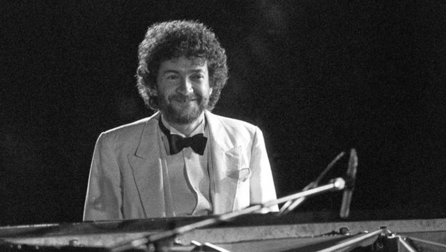 Wacław Kisielewski - pianista legendarnego duetu fortepianowego Marek i Wacek, będzie bohaterem książki Jarosława Śliwińskiego.