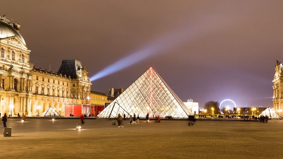Luwr to dawny pałac królewski w Paryżu, obecnie muzeum sztuki. Fot. pixabay.com / Pexels (CC0 domena publiczna)