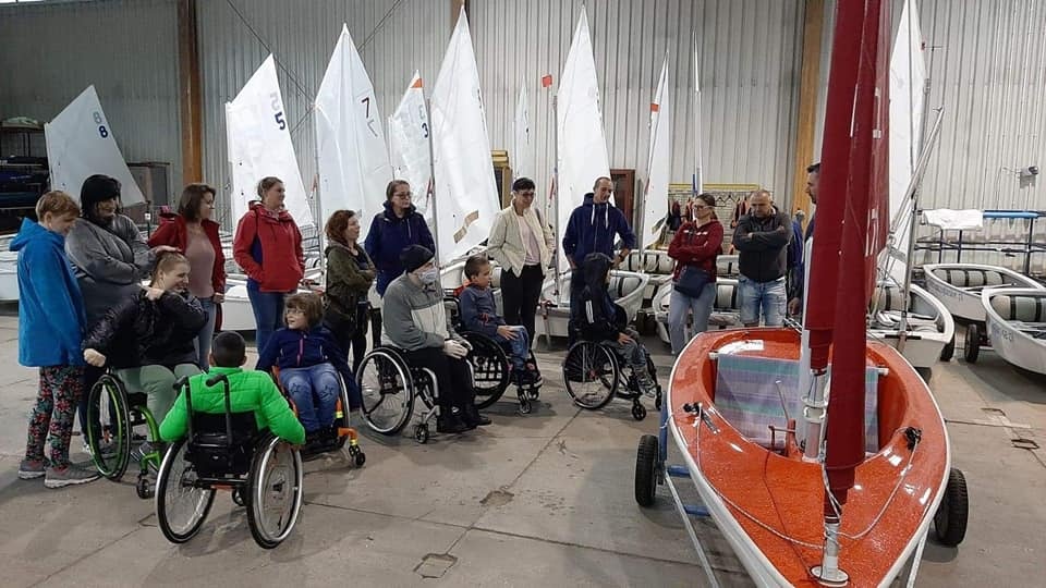 Żeglarze będą pływać na jachtach Hansa 303, które są dostosowane do potrzeb osób niepełnosprawnych. źródło: Centrum Żeglarskie