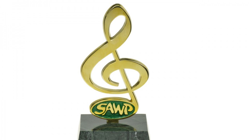 Statuetka Grand Prix SAWP dla Profesora Leszka Skrli. Fot. [Materiały prasowe PSI „Academia”]