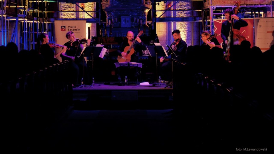 „MEISINGER & AstorArte String Quintet” w stargardzkiej Kolegiacie NMP Królowej Świata. Fot. Maciej Lewandowski.