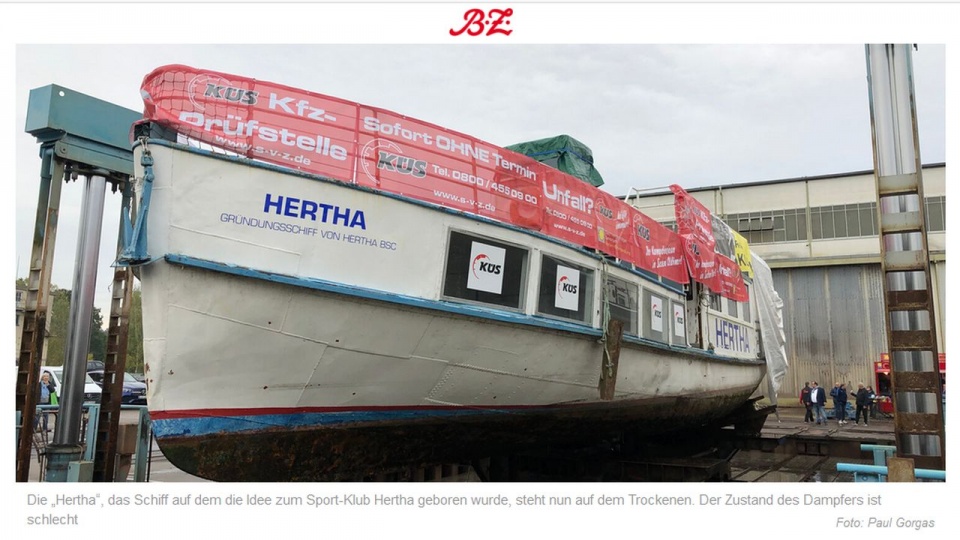 Na razie Hertha po wyjęciu z wody stoi w stoczni w Oranienburgu. źródło: https://www.bz-berlin.de/berlin-sport/hertha-bsc/wird-die-hertha-je-wieder-ueber-berliner-gewaesser-schippern