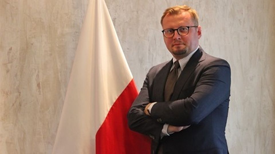 Konsulat Generalny w Hamburgu obchody będzie transmitował przez internet. Udział w nich weźmie Konsul Generalny, Paweł Jaworski. źródło: https://www.facebook.com/KonsulatPLHamburg/