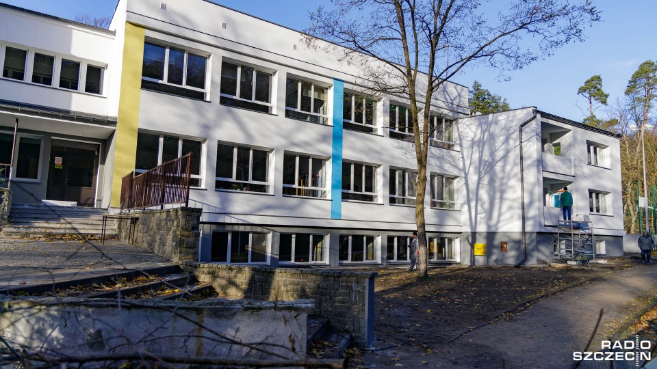 Szkoła Podstawowa nr 1 w Międzyzdrojach przeszła gruntowny remont. Fot. Robert Stachnik [Radio Szczecin]