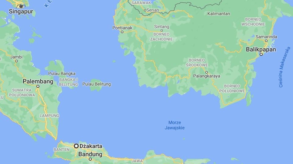 Indonezyjscy śledczy poinformowali o znalezieniu części ciała u wybrzeży Dżakarty, gdzie niedługo po starcie rozbił się samolot z 62 osobami na pokładzie.
