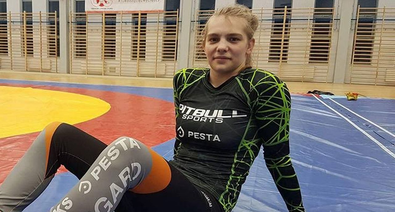 Katarzyna Mądrowska srebrną medalistką mistrzostw Polski w zapasach kobiet zakończonych w Sieradzu.