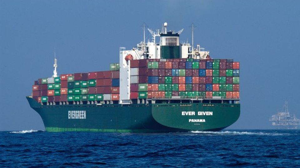 Kontenerowiec Ever Given został zepchnięty z mielizny na Kanale Sueskim. O sukcesie poinformowała na Twitterze morska agencja transportowa, Inchcape Shipping.