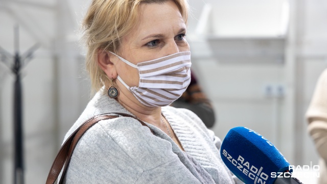 Fot. Robert Stachnik [Radio Szczecin] Nauczyciele szczepią się w Netto Arenie. Ponad tysiąc chętnych [WIDEO, ZDJĘCIA]