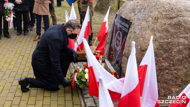 Fot. Robert Stachnik [Radio Szczecin] Upamiętnili Żołnierzy Wyklętych w Nowogardzie. "Ci bohaterowie zwyciężyli" [WIDEO, ZDJĘCIA]