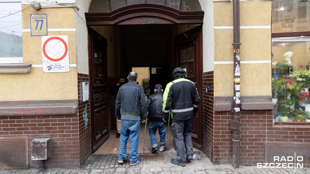 Fot. Robert Stachnik [Radio Szczecin] Pożar przy Jagiellońskiej, dwie rodziny spędziły noc w hotelu. Co dalej? [WIDEO, ZDJĘCIA]