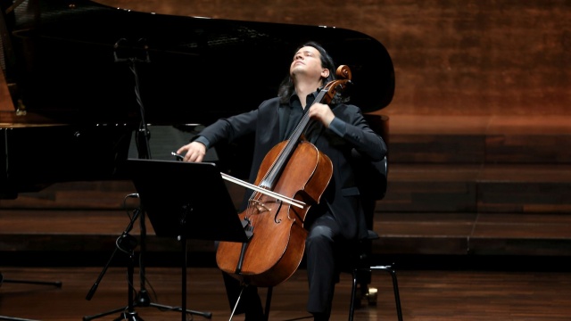 Claudio Bohórquez – wiolonczelista. Fot. Cezary Aszkiełowicz Światowa premiera „The Penderecki Trio” w nowojorskim Lincoln Center [ZDJĘCIA]