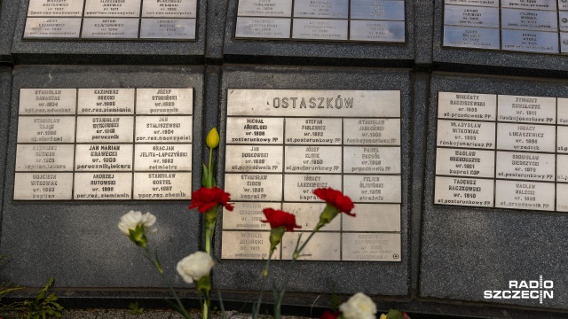 Fot. Robert Stachnik [Radio Szczecin] Dzień Pamięci Ofiar Zbrodni Katyńskiej. Bogucki: "zginęli, bo byli Polakami" [WIDEO, ZDJĘCIA]