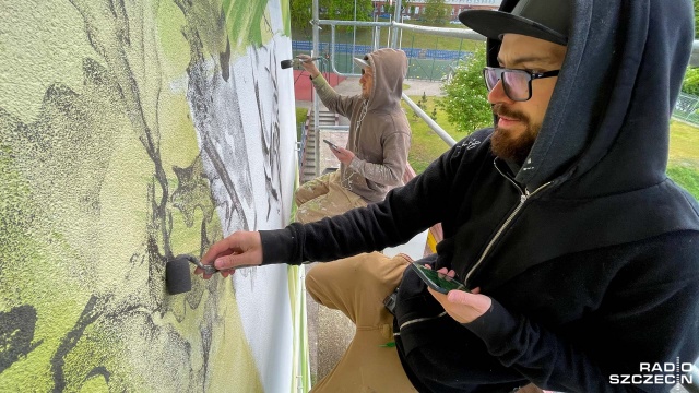 Fot. Robert Stachnik [Radio Szczecin] Ekologiczny mural oczyści powietrze z wirusów. Prace na finiszu [ZDJĘCIA]