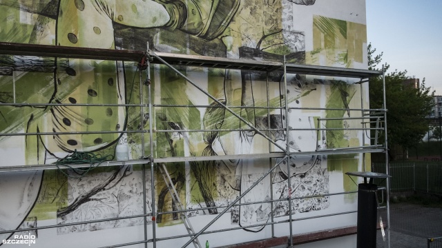 Fot. Wojciech Ochrymiuk [Radio Szczecin] Eko-mural przy zakorkowanym skrzyżowaniu w Szczecinie [ZDJĘCIA]