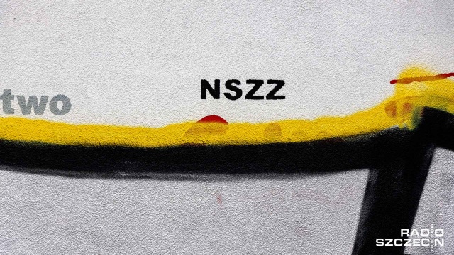 Fot. Robert Stachnik [Radio Szczecin] Wandale zdewastowali pamiątkowy mural Solidarności [ZDJĘCIA]