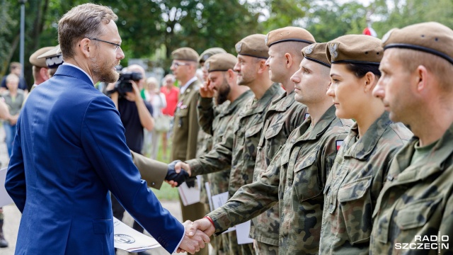 Fot. Robert Stachnik [Radio Szczecin] "Nie ma lepszej pieczęci niepodległości niż Wojsko Polskie" [WIDEO, ZDJĘCIA]