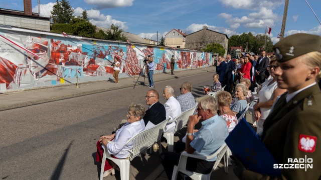 Fot. Robert Stachnik [Radio Szczecin] Patriotyczny mural w Węgorzynie odsłonięty [WIDEO, ZDJĘCIA]