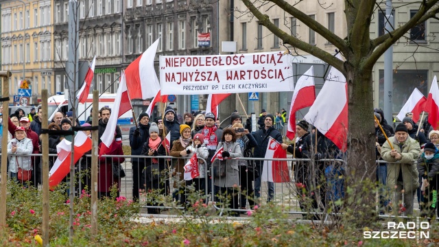 Fot. Robert Stachnik [Radio Szczecin] Szczeciński Marsz Niepodległości. Wśród maszerujących rodziny z dziećmi [WIDEO, ZDJĘCIA]