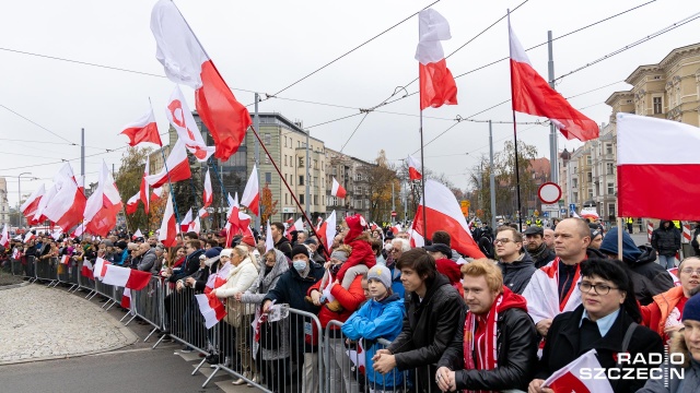 Fot. Robert Stachnik [Radio Szczecin] Szczeciński Marsz Niepodległości. Wśród maszerujących rodziny z dziećmi [WIDEO, ZDJĘCIA]