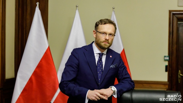 Unieważniono stanowiska Rad Miasta Szczecina i Świnoujścia. Nadzorujący prawnie działania samorządów, zachodniopomorski wojewoda informuje, że w obu przypadkach przekroczono kompetencje, jakie radnym przysługują.