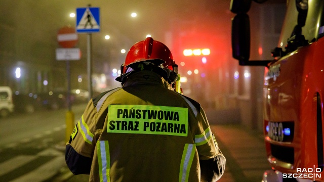 26 zastępów straży pożarnej walczy z pożarem w zakładach chemicznych w Oświęcimiu. Doszło tam do eksplozji w instalacji przemysłowej.