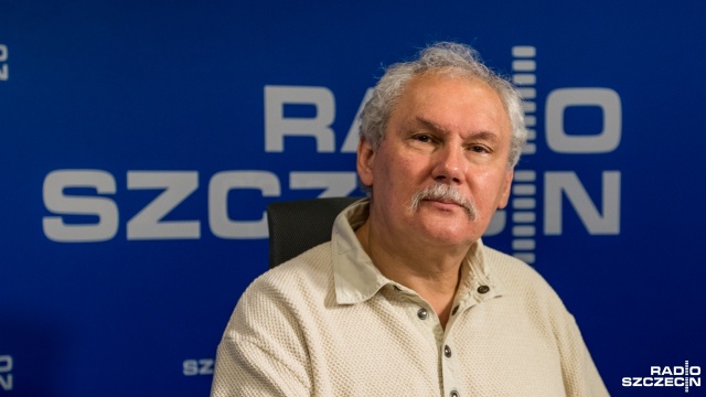 Górnolotna sekwencja, która powinna obowiązywać wszystkich działaczy partii opozycyjnych - tak sejmikowy radny PO Andrzej Niedzielski komentował słowa byłego szefa jego ugrupowania.