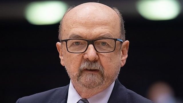 Europoseł PiS komentuje sytuację w USA i wyrzucenie prezydenta Donalda Trumpa z portali społecznościowych: - To jest pokaz siły, nam to wolno zrobić i kto się z nami nie zgadza, ten poniesie konsekwencje - oceniał w Rozmowie pod krawatem Ryszard Legutko.