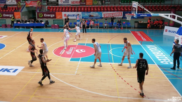 Koszykarskie derby Pomorza w pierwszej lidze dla Czarnych Słupsk.