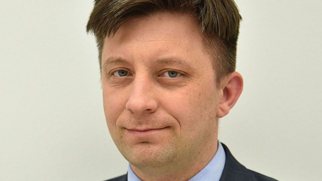 Sytuacja epidemiczna w kraju pozwala na lekkie poluzowanie obostrzeń - mówi Szef Kancelarii Premiera Michał Dworczyk. W czwartek rząd ma ogłosić decyzje w sprawie restrykcji od pierwszego lutego.