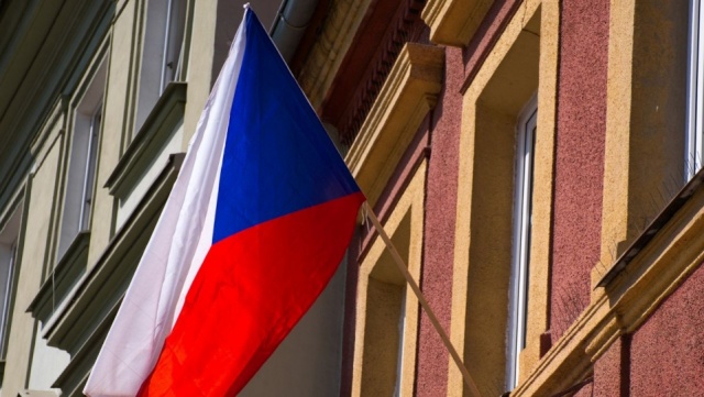 Od piątku obowiązują nowe przepisy dotyczące wjazdu na terytorium Republiki Czeskiej. Osoby jadące z Polski przed wjazdem do Czech muszą wykonać test na koronawirusa.