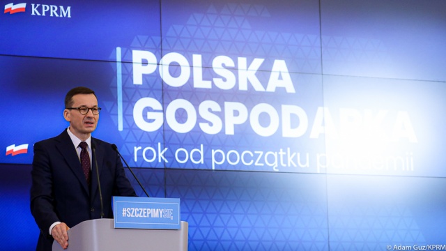 Premier Mateusz Morawiecki powiedział, że otrzymany we wtorek raport Komisji Europejskiej pokazuje, że mimo kryzysu gospodarczego polskie finanse publiczne są w dobrym stanie.