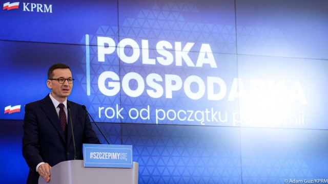 Ewentualne dalsze luzowanie obostrzeń zależy od rozwoju epidemii - mówił premier Mateusz Morawiecki. Jeżeli sytuacja się pogorszy, nie wykluczył powrotu do poprzednich restrykcji.