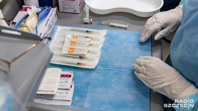 Amerykańska Moderna produkująca szczepionki przeciwko COVID-19 zamierza zwiększyć o 50 procent pojemność fiolek, w których znajduje się preparat.